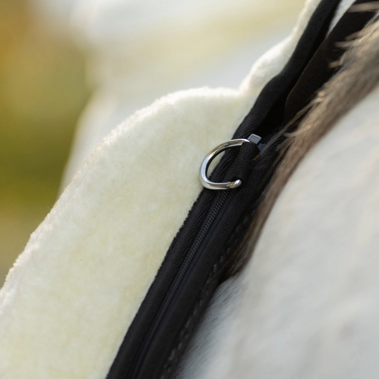 Pad do jazdy na oklep QHP Bareback czarno-kremowy