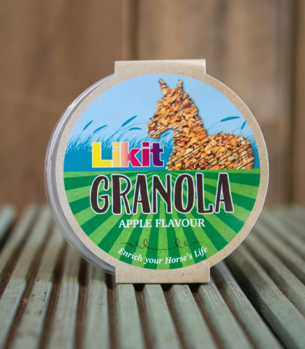 Lizawka dla konia LikIt Granola o smaku jabłka 550g