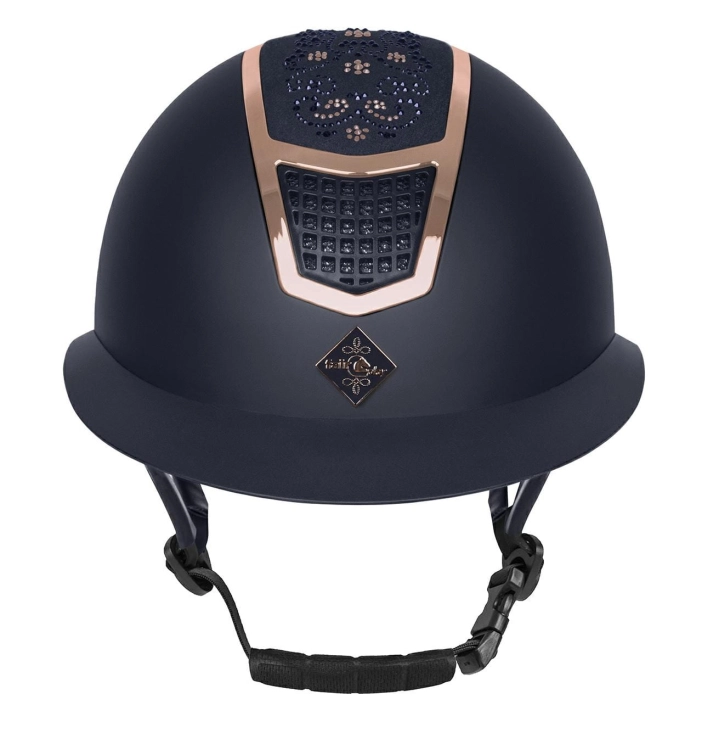 Kask jeździecki z szerokim daszkiem Fair Play Quantinum Chic W-V w kolorze granatowym i rosegold