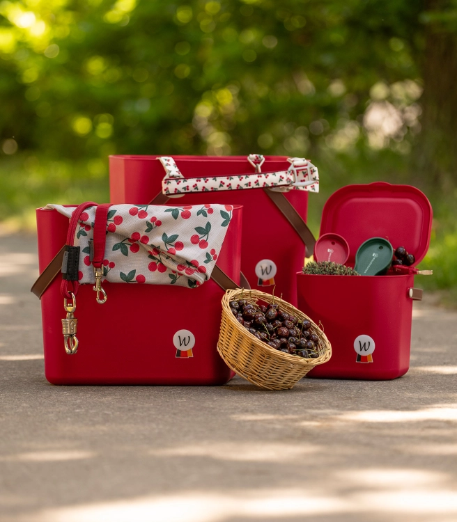 Pojemnik na akcesoria dla konia Waldhausen Eco Multibag 6l w kolorze cherry red