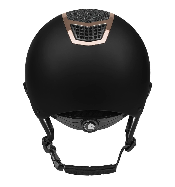 Kask jeździecki z szerokim daszkiem Fair Flay Quantium Eclipse W-V w kolorze black/rosegold widoczny z tyłu