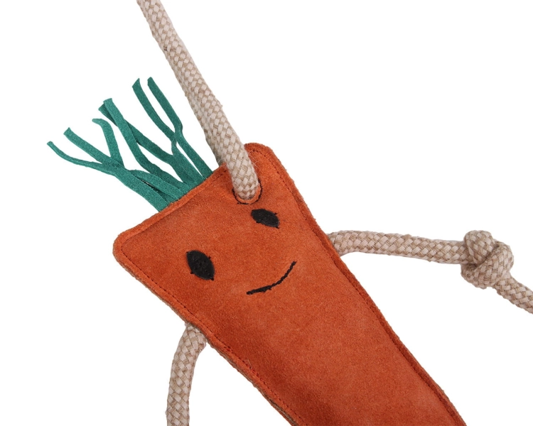 Zabawka dla konia QHP Carrot - zblżenie