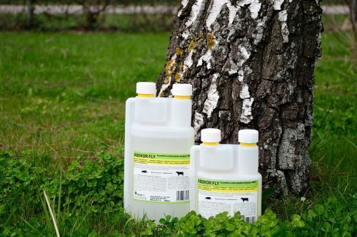Preparat przeciw owadom do polewania Asekor Fly 600ml
