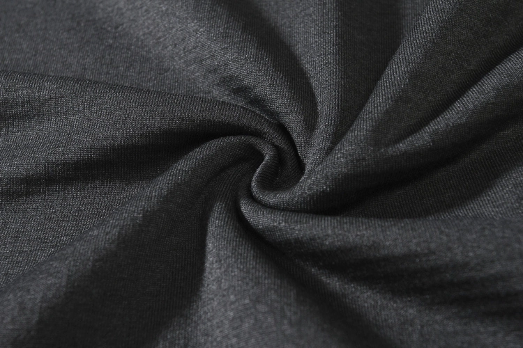 Koszulka termiczna jeździecka Covalliero Active w kolorze graphite, zbliżenie materiału