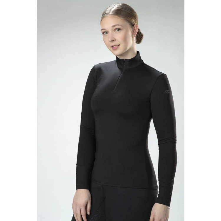 Bluzka jeździecka HKM Termo Basic w kolorze czarnym termiczna zaprezentowana przez modelkę
