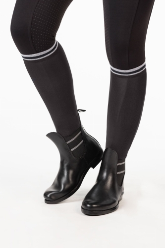 Sztyblety syntetyczne HKM Style Lurex w kolorze czarnym zaprezentowane przez modelkę