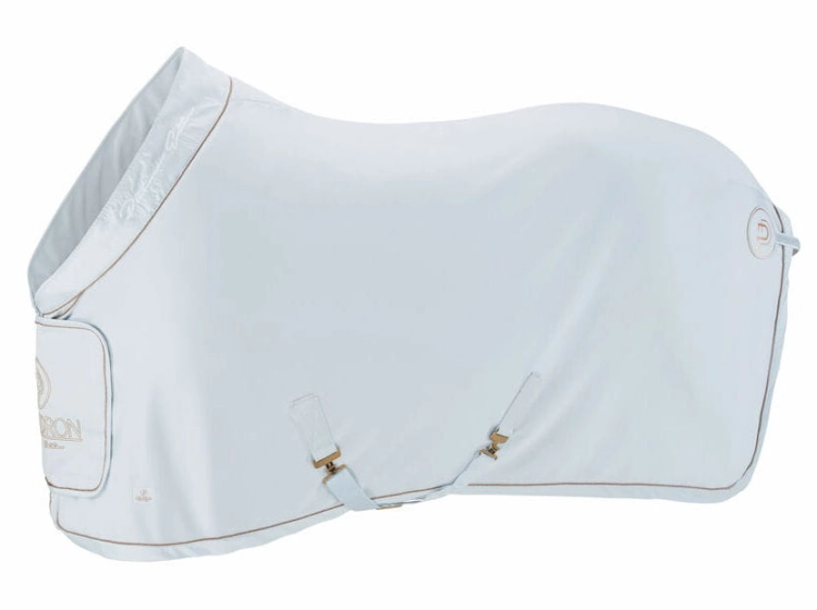 Derka dla konia Eskadron Platinum Softshell Air w kolorze powder blue