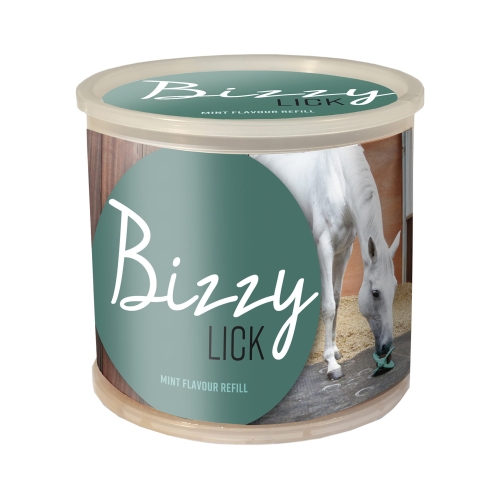 Lizawka dla konia Bizzy Lick 1kg o smaku mięty