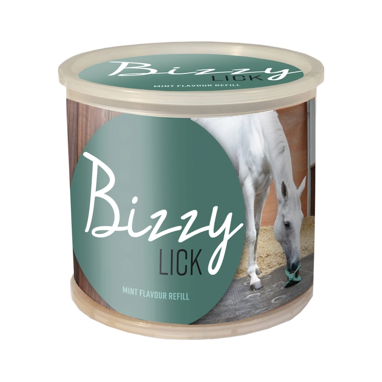 Lizawka dla konia Bizzy Lick 1kg o smaku mięty