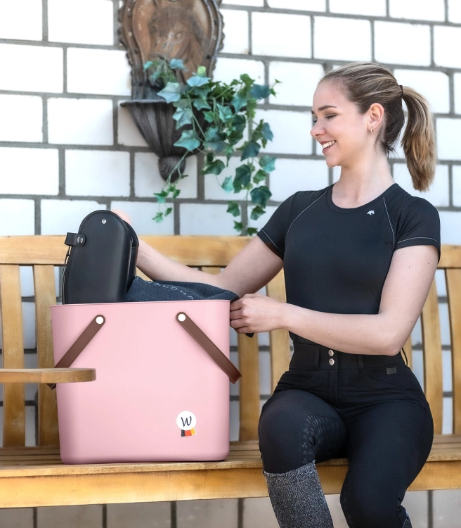 Plastikowy pojemnik do stajni Waldhausen Eco Multibag 25L w kolorze różowym