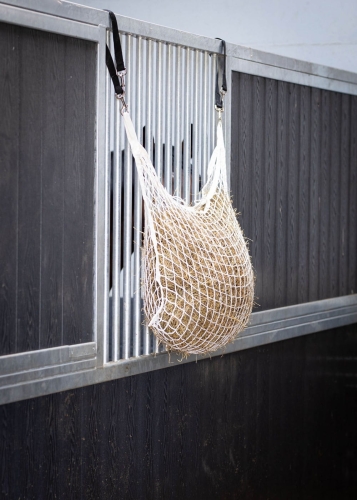 Siatka na siano Harry's Horse Slow Feeder w rozmiarze M