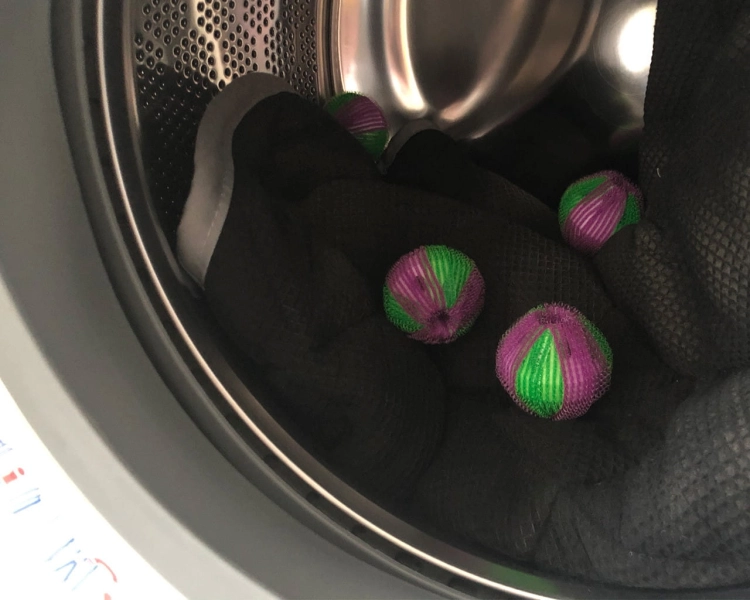 Piłki do prania wyłapujące włosy XL 6 szt QHP w pralce