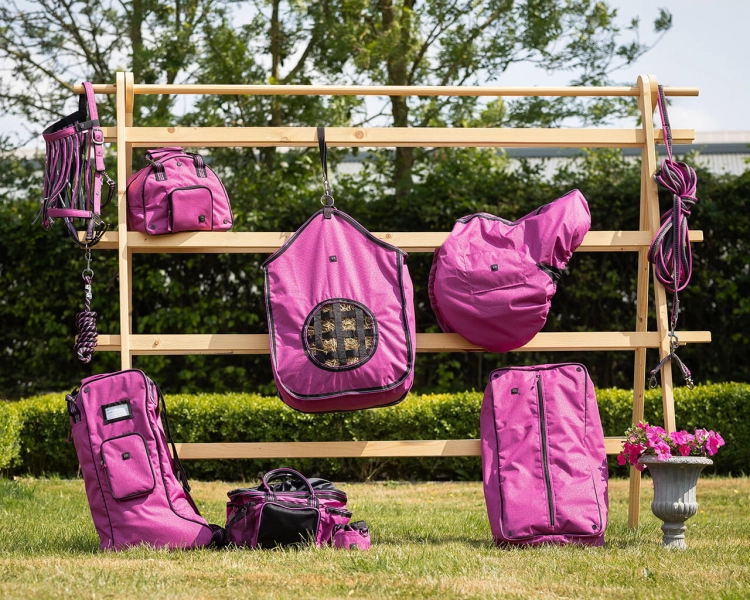 Akcesoria i sprzęt jeździecki w kolorze festival QHP Collection