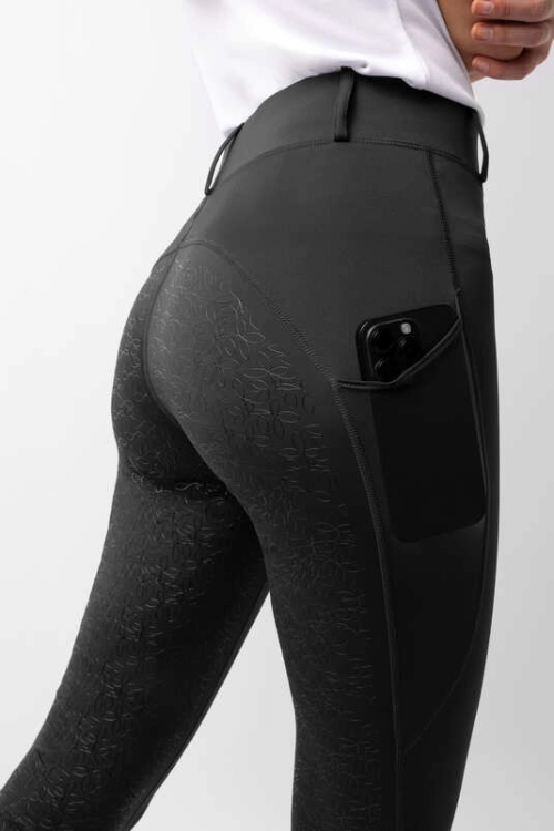Breginsy jeździeckie Horze Dea w kolorze black zaprezentowane przez modelkę, widoczne z tyłu