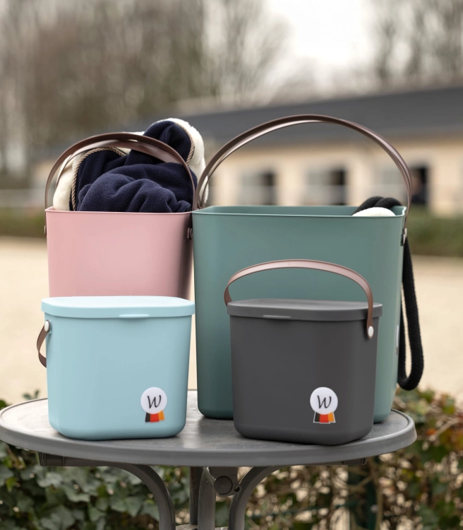 Wielofunkcyjna skrzynka jeździecka Waldhausen Eco Multibag w różnych wersjach kolorystycznych i wielkościach