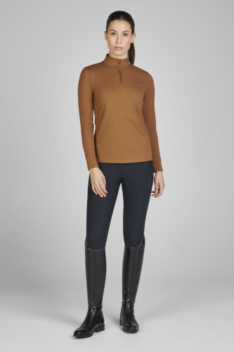 Koszulka treningowa damska Eskadron Half-Zip w kolorze almond zaprezentowana przez modelkę widoczna z przodu