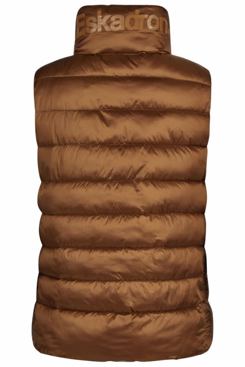 Kamizelka jeździecka Eskadron Heritage Quilt w kolorze almond widoczna z tyłu