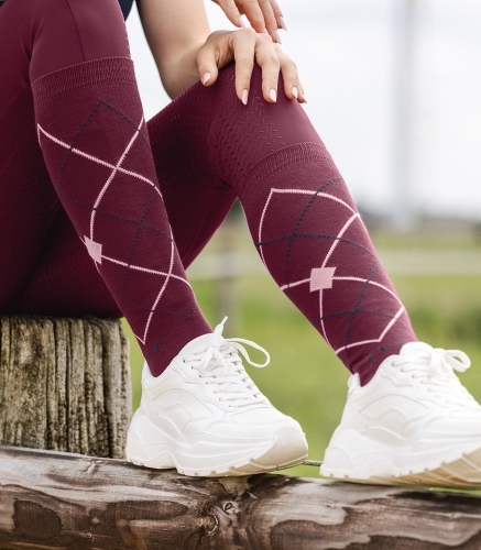 Podkolanówki jeździeckie ELT Argyle w kolorze velvet red