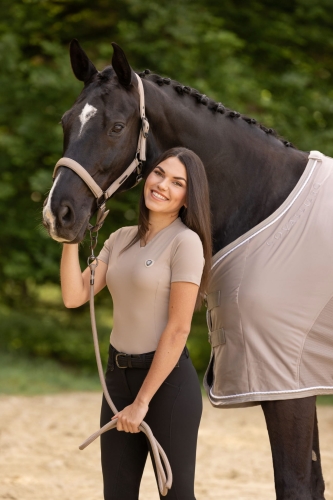 Kantar, derka i koszulka polo z kolekcji wiosna/lato 2025 w kolorze beżowym Covalliero