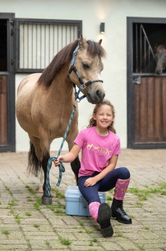 T-shirt dziecięcy z końmi HKM Junior Pony Club w kolorze różowym