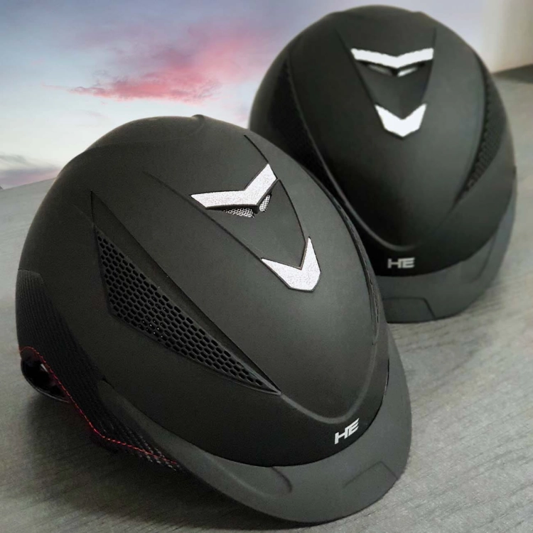 Kask jeździecki Horsenjoy Smart w kolorze czarnym