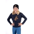 Bluzka jeździecka dziecięca HKM Junior z innymi akcesoriami z kolekcji Mia zaprezentowane przez modelkę