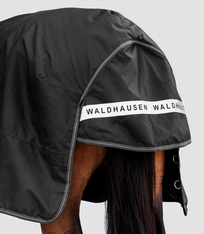 Derka padokowa 600D/0g z klapą na ogon Waldhausen Arctic w kolorze czarnym