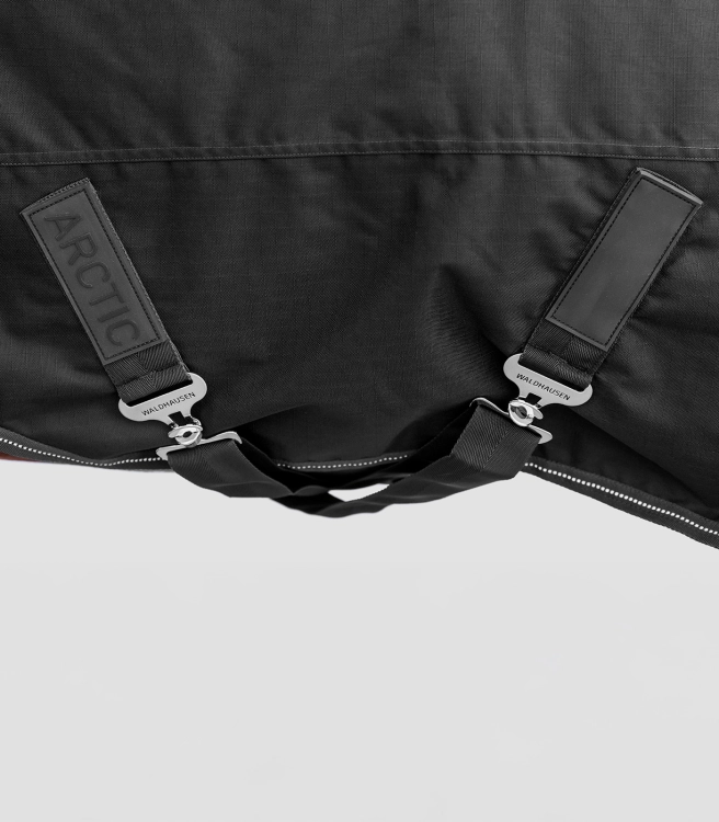 Derka padokowa 600D/0g z pasami pod brzuch Waldhausen Arctic w kolorze czarnym