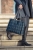Torba na ramię Eskadron Heritage Shopper Bouclé w kolorze navy