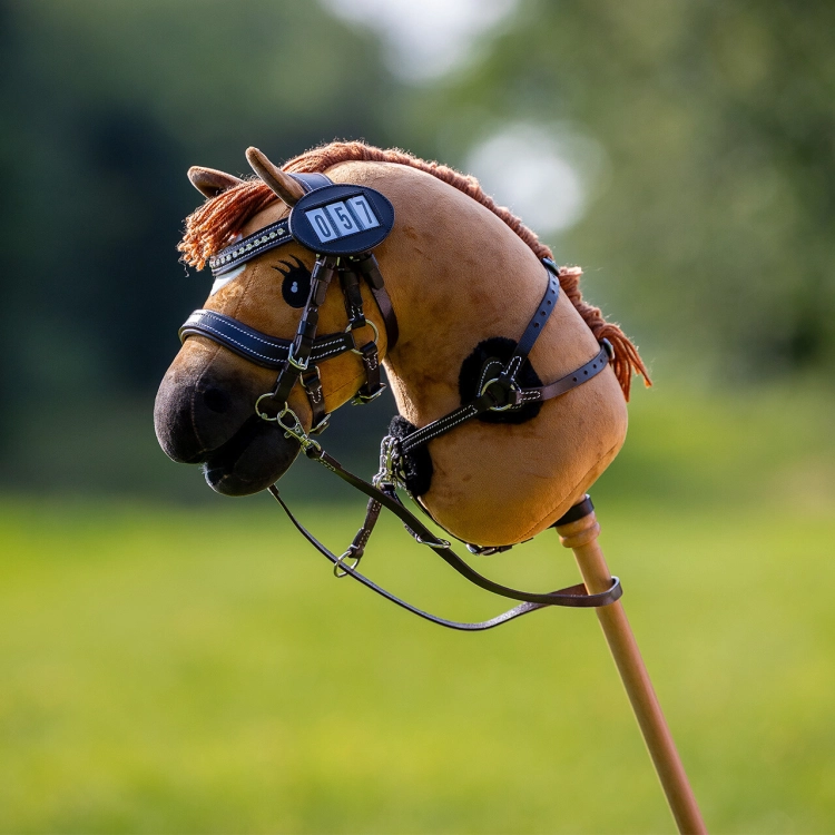 QHP konik HOBBY HORSE chestnut