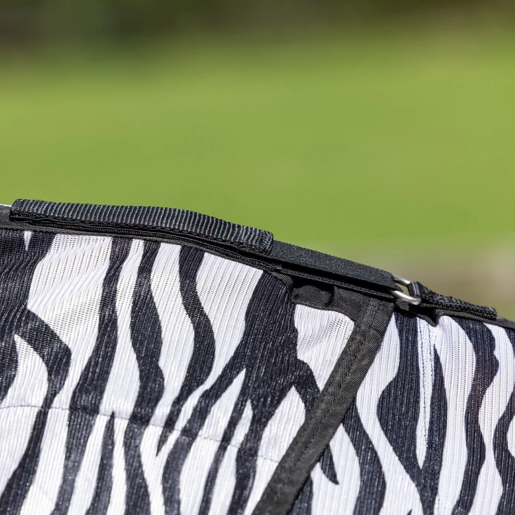Derka przeciwko owadom z kapturem i klapą na brzuch QHP zebra na koniu
