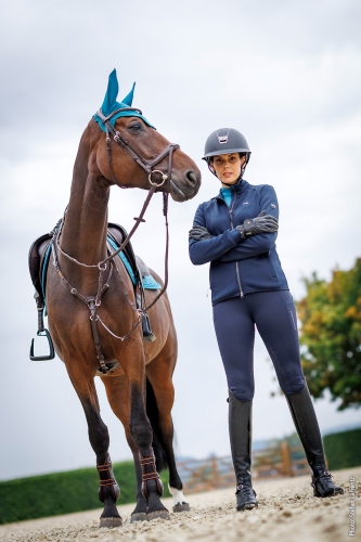 Breginsy damskie Schockemöhle Air Sporty w kolorze granatowym zaprezentowane przez modelkę