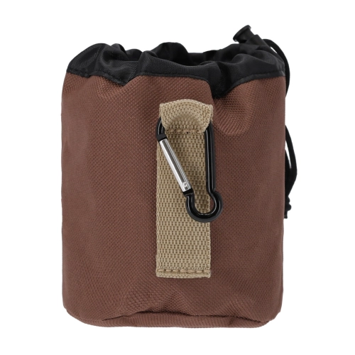 Saszetka na smakołyki dla koni QHP ze ściągaczem i karabińczykiem w kolorze brązowym