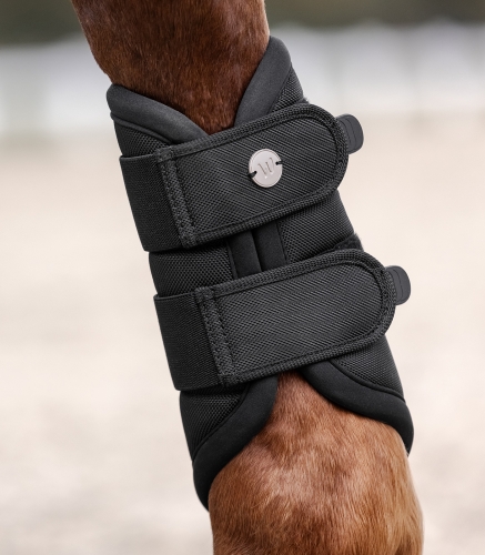 Ochraniacze dla konia na rzepy Waldhausen Comfort Fit w kolorze czarnym