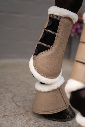Ochraniacze dla konia HKM Comfort Premium Mesh Fur w kolorze beżowym