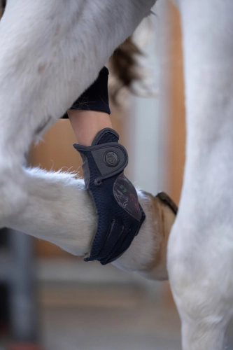 Lekkie rękawiczki jeździeckie dziecięce HKM Junior Maui w kolorze granatowym