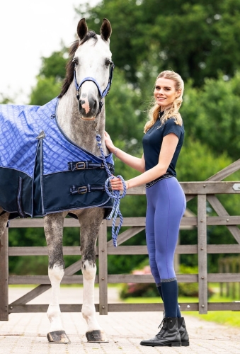 Breginsy QHP Eden w kolorze fioletowym zaprezentowane przez modelkę