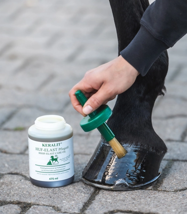 Olej do kopyt Keralit Hoof-Elast Care Oil 475 ml