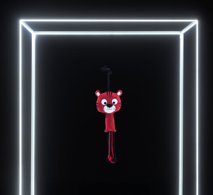 Zabawka dla konia Eskadron Dynamic Tiger w kolorze poppy red