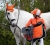 Pokrowiec na kask do WKKW QHP Eldorado w kolorze pomarańczowo-białym