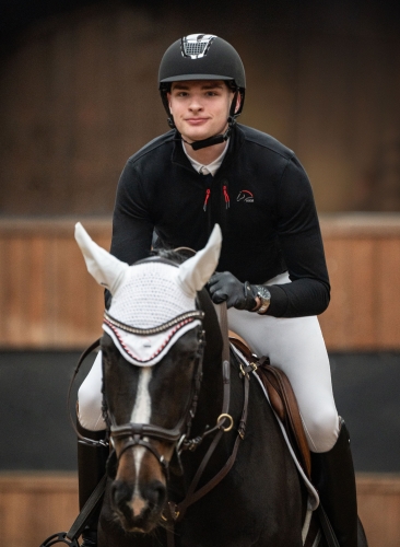 Kask jeździecki HKM Carbon Professional w kolorze czarnym
